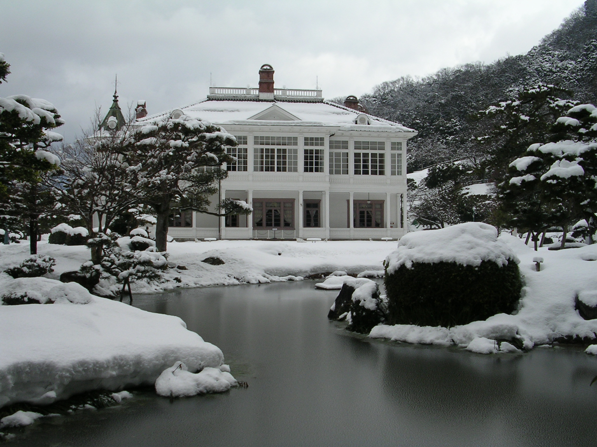 重要文化財・仁風閣の四季 とっとり観光ガイドセンター