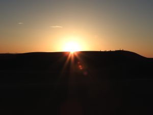 鳥取砂丘の夕日 とっとり観光ガイドセンター